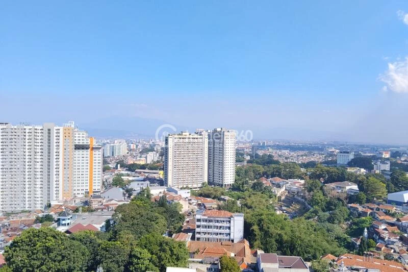 Balcony Lovely Studio Apartment Middle Floor with  View at Parahyangan Residence