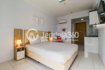 Bedroom Studio Signature Park Apartment at Low Floor