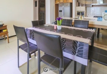 Dining Room ST Moritz Apartment 2BR Fully Furnished