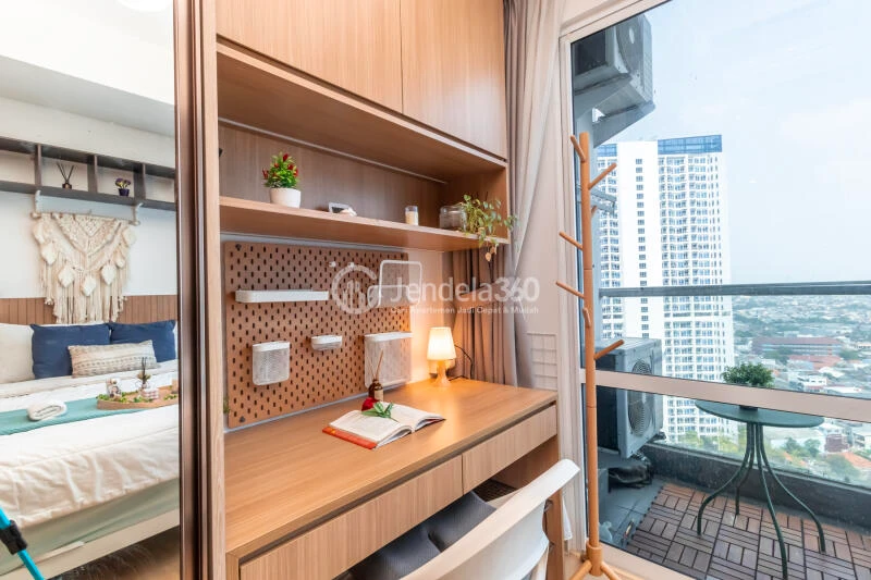 Bedroom Affordable 1BR Apartment High Floor with city View at Puri Mansion