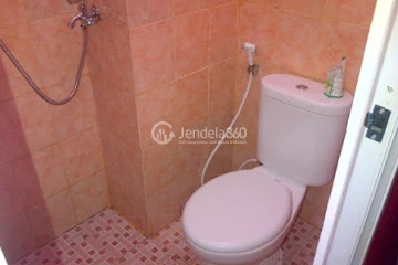 Bathroom Flawless Studio Apartment at Paragon Village Apartment Low Floor