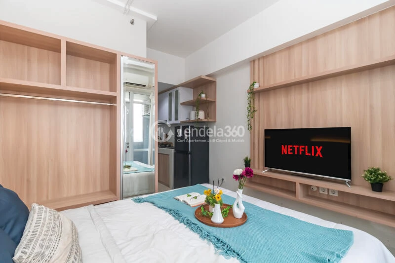 Bedroom Fancy Studio Apartment Middle Floor with City View at Vasanta Innopark Apartment