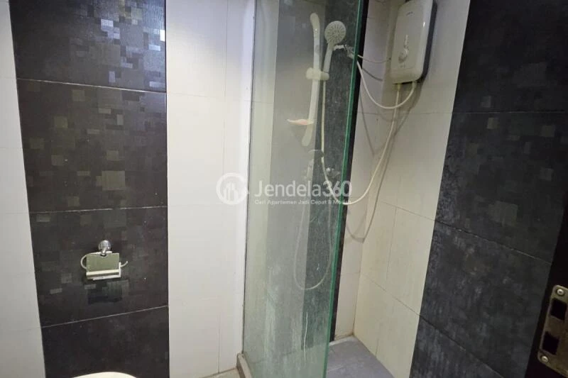 Bathroom Well Located 3BR Apartment Middle Floor with City View at Mediterania Garden Residence 2