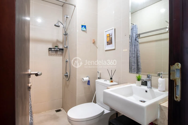 Bathroom Affordable 1BR Apartment High Floor with city View at Puri Mansion