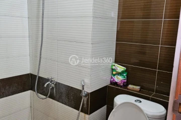 Bathroom Studio Margonda Residence Apartment at Low Floor