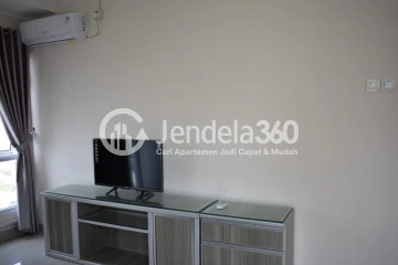 Living Room Middle Floor 1BR Apartment with City View at Paradise Mansion Apartment
