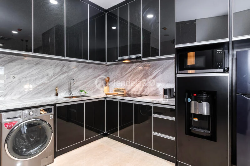 Kitchen Elegant 3BR Apartment Middle Floor with City View at Sudirman Suites Jakarta