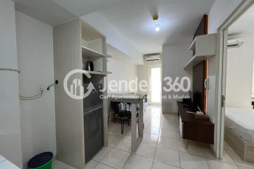 Kitchen 2BR Apartment with  View at The Springlake Summarecon