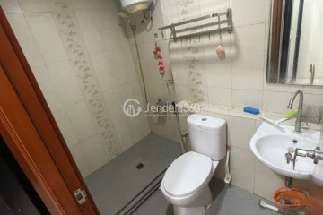 Bathroom Well Located 2BR Apartment Low Floor with  View at Grand Palace Kemayoran