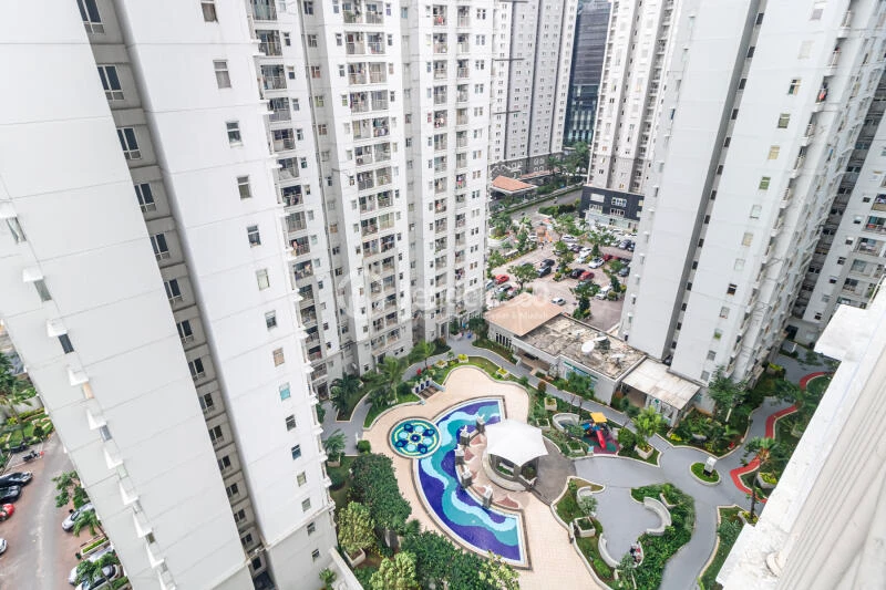 Balcony 2BR Mediterania Garden Residence 2 Apartment at Middle Floor