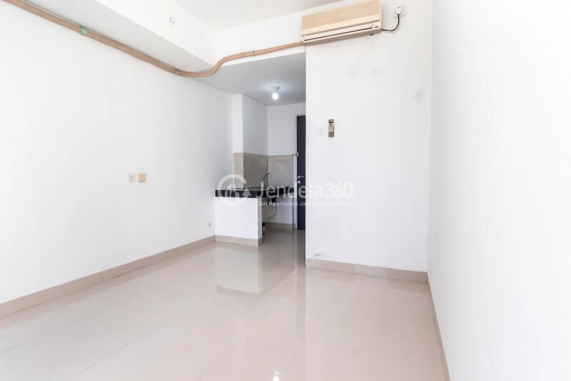 Bedroom Simply Look Studio Apartment Middle Floor with city View at Serpong Garden Apartment