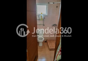 Bathroom 3BR Patria Park Apartment at High Floor