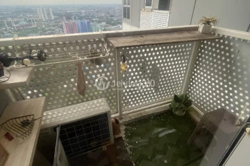 Balcony Studio The Crest West Vista Puri Apartment at High Floor