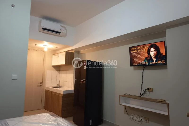 Bedroom Cozy Studio Apartment at The Springlake Summarecon Tower Tower elodea