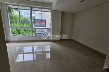 Living Room Compact 4BR Apartment at Rainbow Springs Condovillas Tower G16