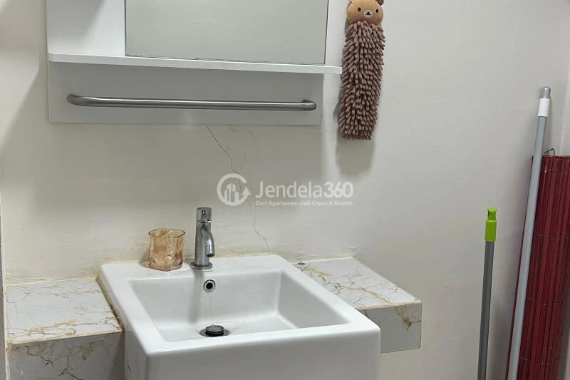 Bathroom Low Floor 2BR Apartment with Pool View at Paradise Mansion Apartment