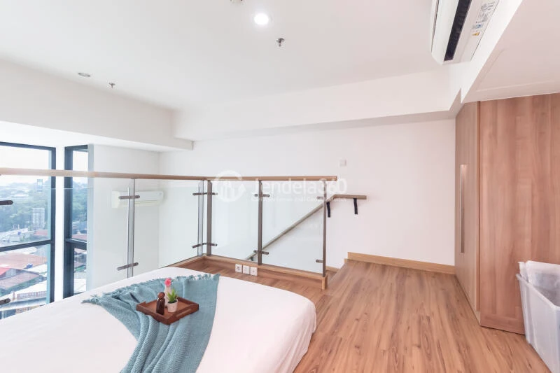 Bedroom Studio Apartment with City View at Southgate Residence