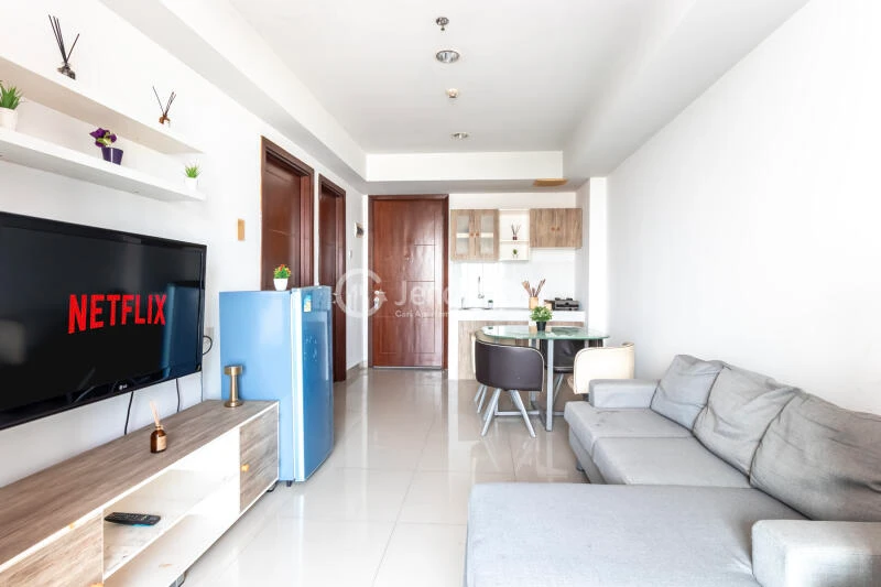 Living Room Stunning 2BR Apartment Middle Floor with City View at Springhill Terrace Residence