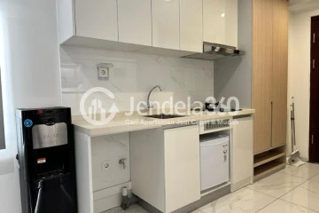 Kitchen High Floor Studio Apartment with  View at Sky House Alam Sutera