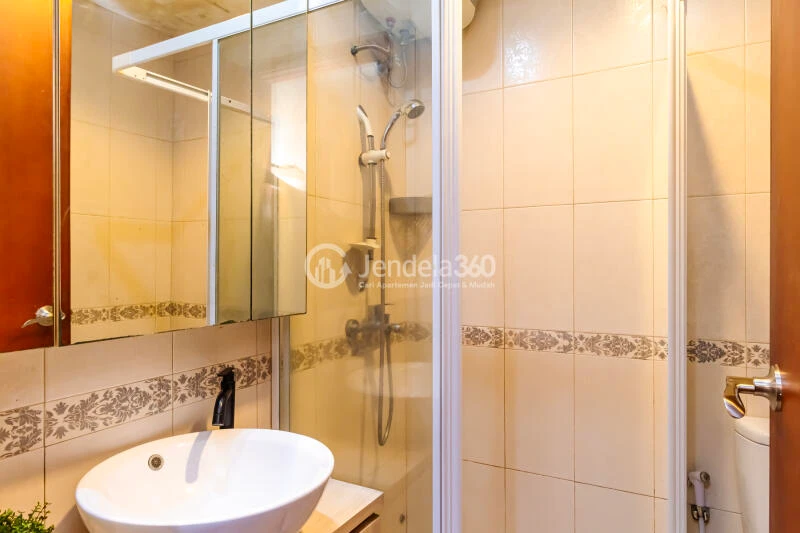 Bathroom Thamrin Residence Apartment 1BR Fully Furnished