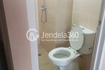Bathroom Studio Apartment with City View at Podomoro Golf View Apartment