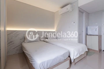 Bedroom Low Floor Studio Apartment with City View at Samesta Mahata Margonda Apartment