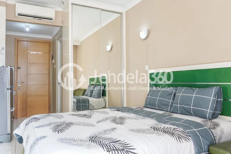 Bedroom Good Deal Studio Apartment Middle Floor with City View at Signature Park Apartment
