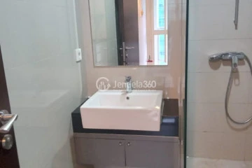 Bathroom Excellent 1BR Apartment Low Floor with City View at The Kensington Royal Suites