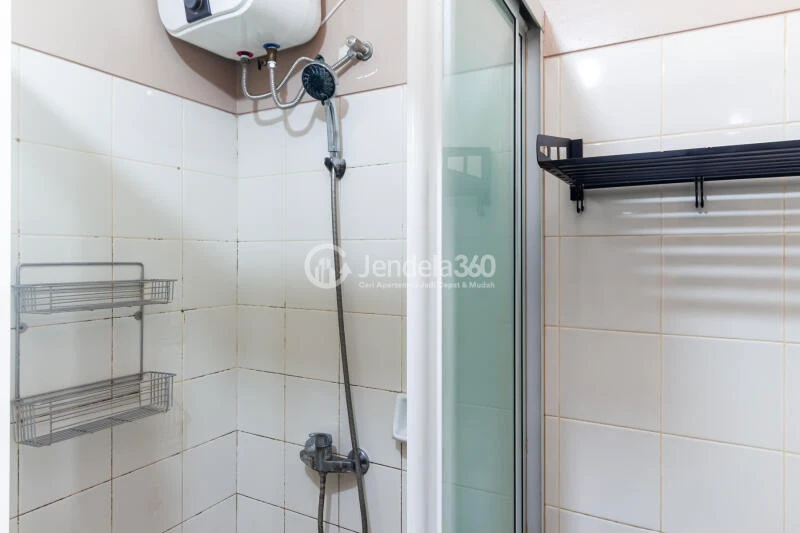 Bathroom Low Floor 2BR Apartment with  View at The 18Th Residence Taman Rasuna