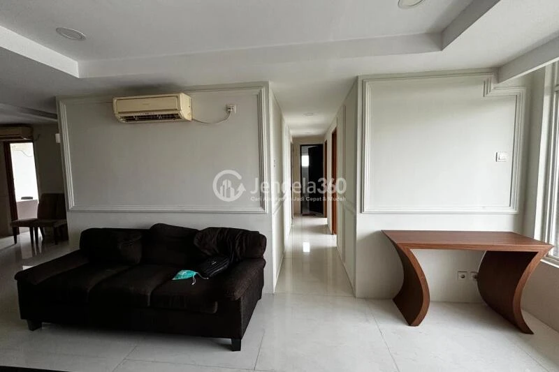 Living Room Restful 5BR Apartment High Floor with Whoosh Station View at Patria Park Apartment