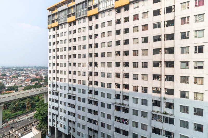 Balcony Low Floor 2BR Apartment with  View at Menteng Square Apartment