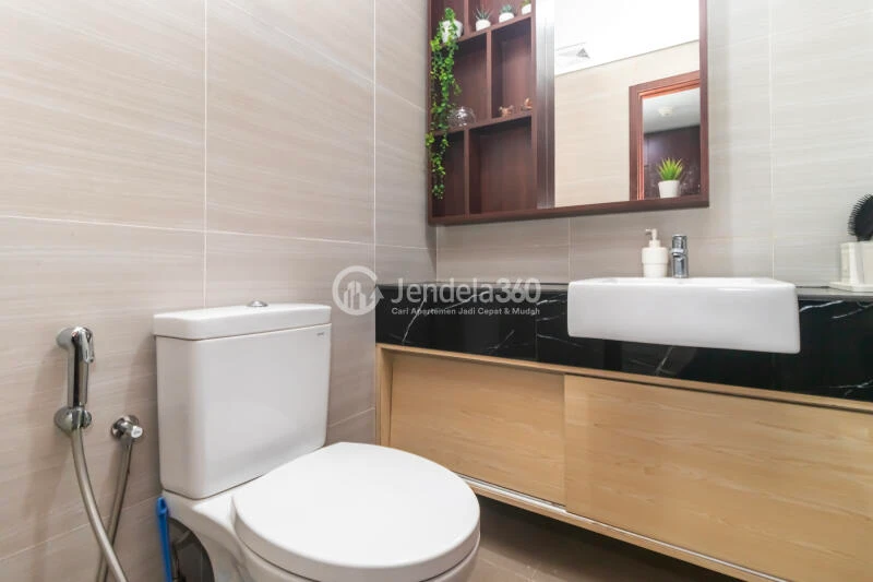 Bathroom Studio The Crest West Vista Puri Apartment at High Floor