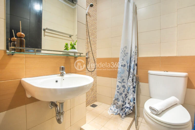Bathroom Gardenia Boulevard Apartment 2BR Fully Furnished