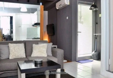 Living Room Relaxed Studio Apartment at Pancoran Riverside Apartment High Floor