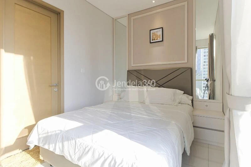 Bedroom 1 Low Floor 3BR Apartment with City View at Taman Anggrek Residence
