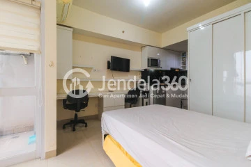 Bedroom Low Floor Studio Apartment with City View at Taman Melati Margonda Apartment