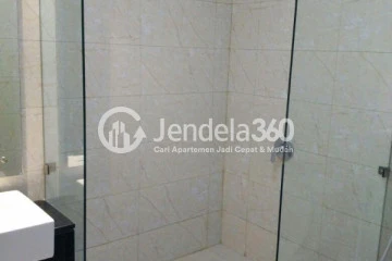 Bathroom Trendy 1BR Apartment High Floor with City View at The Mansion Kemayoran Jasmine