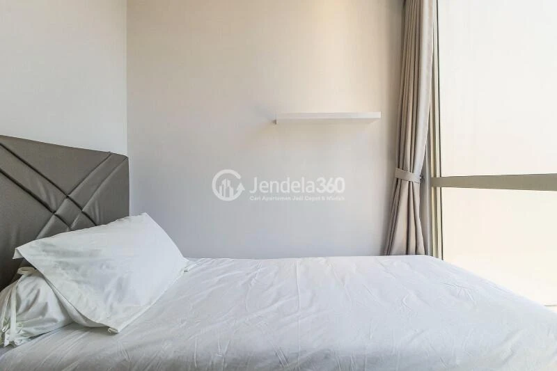 Bedroom 2 Low Floor 3BR Apartment with City View at Taman Anggrek Residence