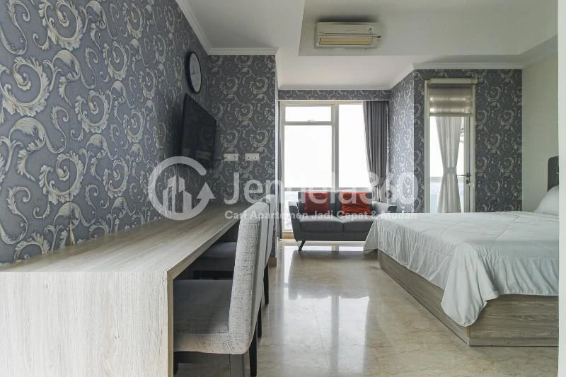 Bedroom Restful 1BR Apartment High Floor with City View at Menteng Park