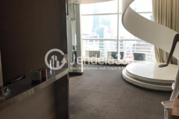 Bedroom High Floor 1BR Apartment with  View at City Lofts Apartment