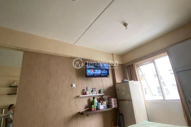 Bedroom Good Deal Studio Apartment Low Floor with Swimming Pool View at East Park Apartment