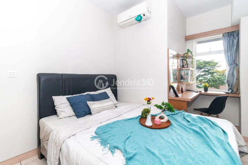 Bedroom 1 Low Floor 2BR Apartment with  View at The Springlake Summarecon