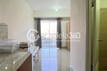 Kitchen Low Floor Studio Apartment with  View at Paradise Mansion Apartment