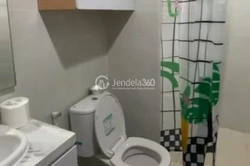 Bathroom 2BR Apartment with  View at Pesona Depok Square Apartment