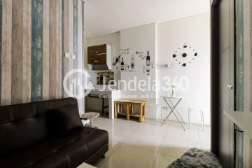 Living Room Middle Floor 1BR Apartment with Sea View at Northland Ancol Residence