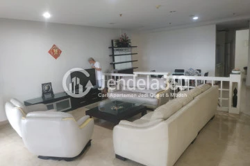 Living Room Spacious 3BR Apartment Low Floor with City View at Pantai Mutiara Apartment