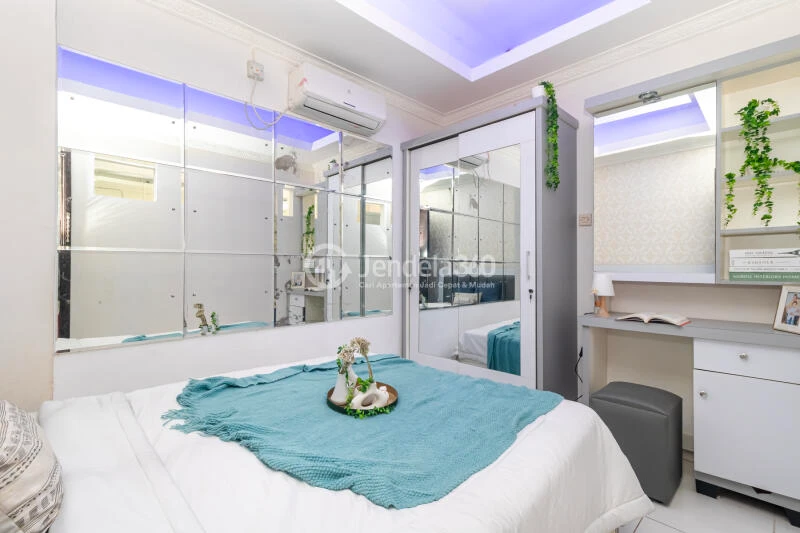 Bedroom 1BR Apartment with City View at Kebagusan City Apartment