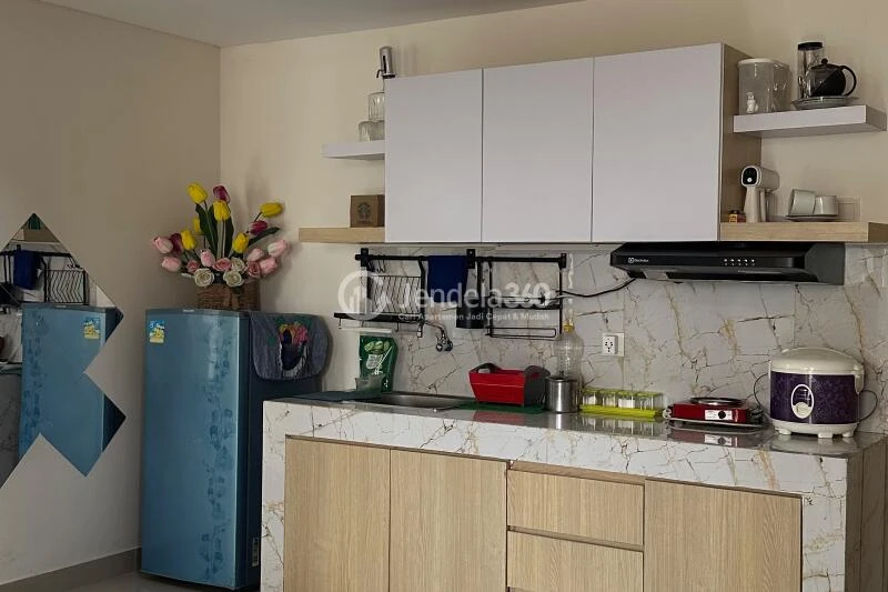 Kitchen Low Floor 2BR Apartment with Pool View at Paradise Mansion Apartment
