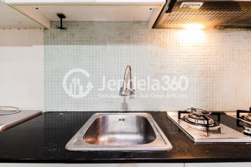Kitchen Middle Floor Studio Apartment with City View at Tamansari Sudirman