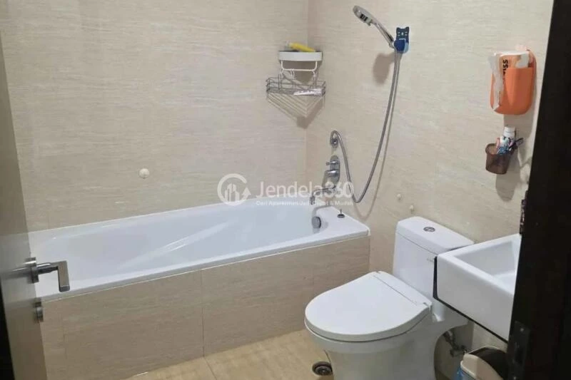 Bathroom Spacious 3BR Apartment at AKR Gallery West Residence High Floor